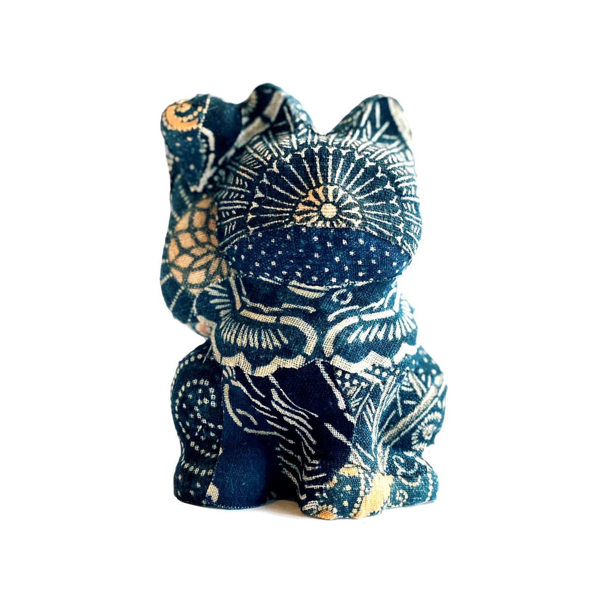 Aoyama Daruma indigo dye kofu manekineko 藍染 古布 招き猫